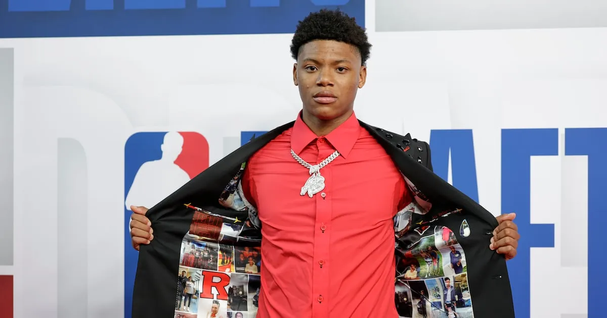 Utah Jazz memilih Ace Bailey dengan pilihan ke-5 di draft NBA