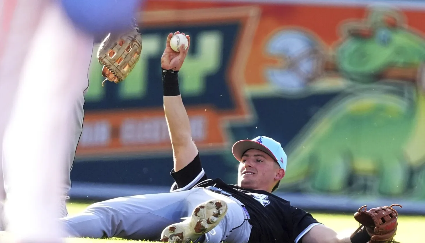 Colson Montgomery Membuat Tangkapan Memukau untuk White Sox dalam Debut MLB yang Tak Terlupakan - Chicago Sun