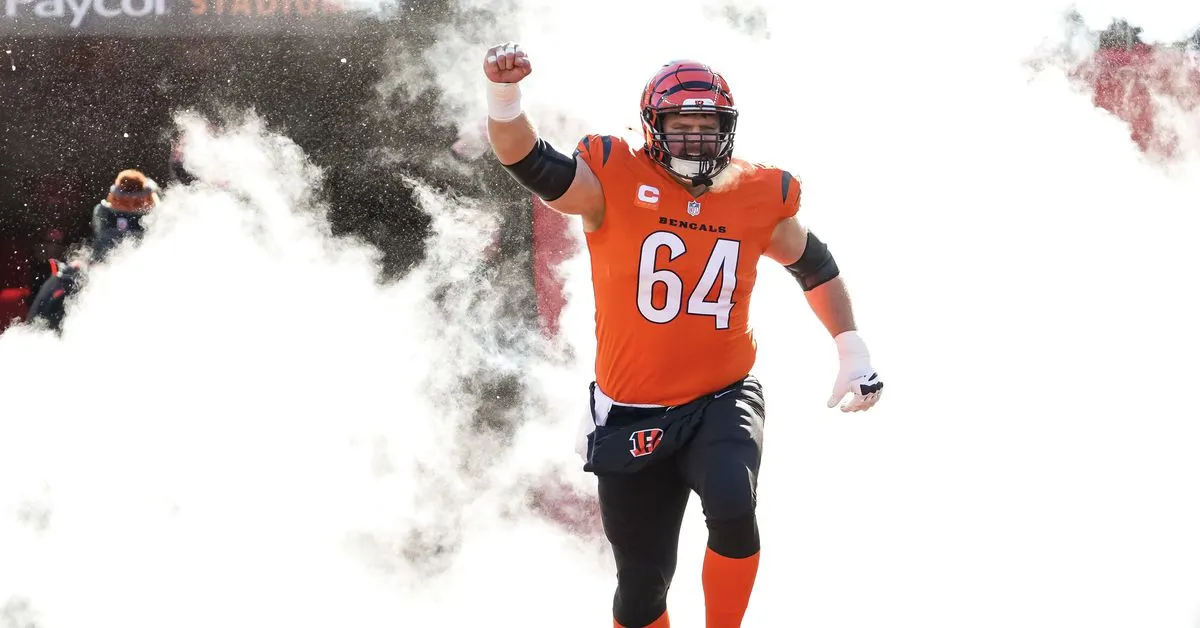 Ted Karras Bagikan Pandangan Ruang Ganti Bengals tentang Situasi Trey Hendrickson dan Shemar Stewart