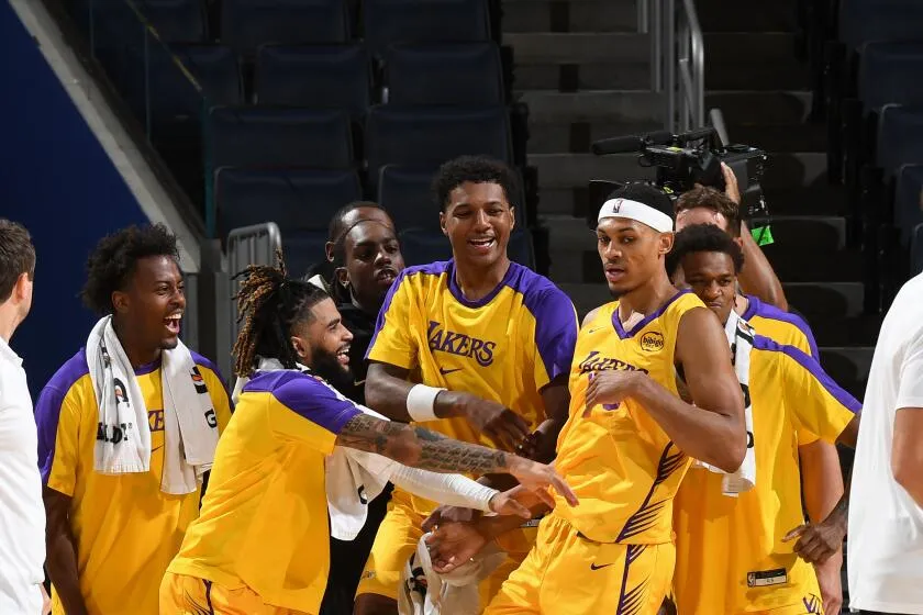 Darius Bazley, Dalton Knecht Bantu Lakers Bangkit Raih Kemenangan California Classic atas Spurs