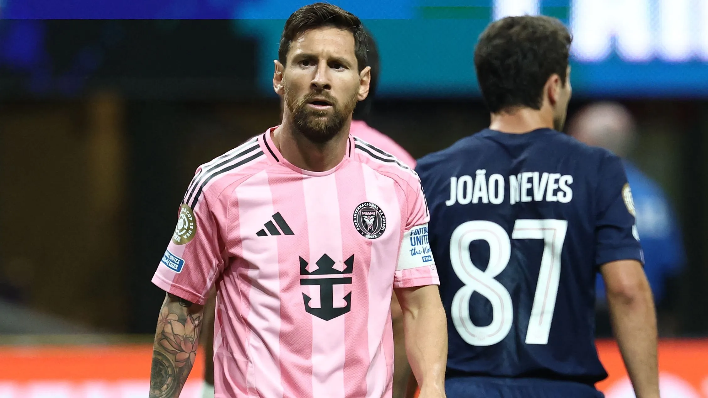 "Dia tidak pantas dipermalukan seperti ini!" - Lionel Messi didesak untuk TINGGALKAN Inter Miami setelah PSG mempermainkan rekan setimnya yang 'tidak becus' dalam pembantaian babak pertama di Piala Dunia Klub