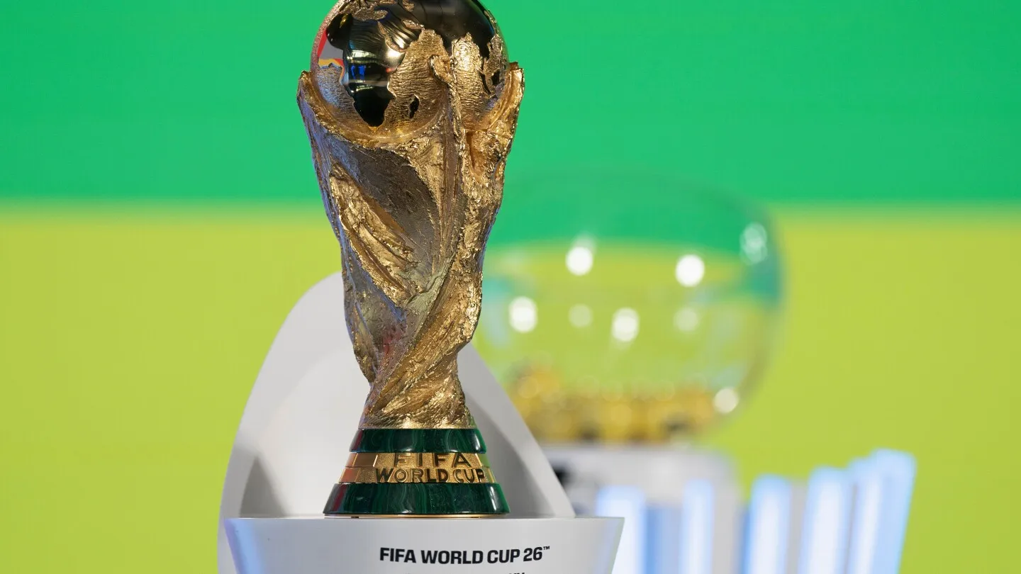 Setahun dari pembukaan Piala Dunia, FIFA tinggalkan pertanyaan tak terjawab soal tiket dan keamanan